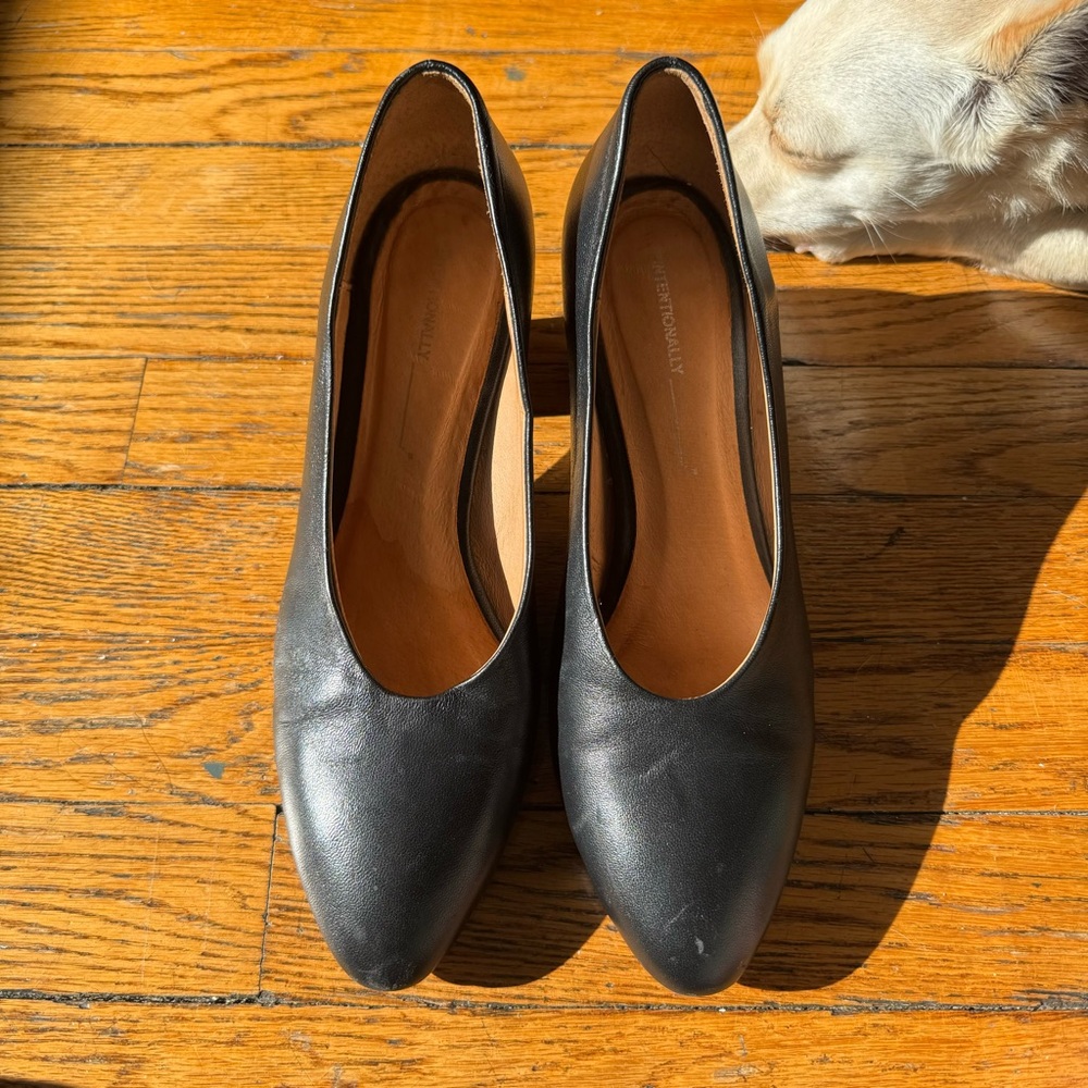 Intentionally Blank Black Leather Pumps